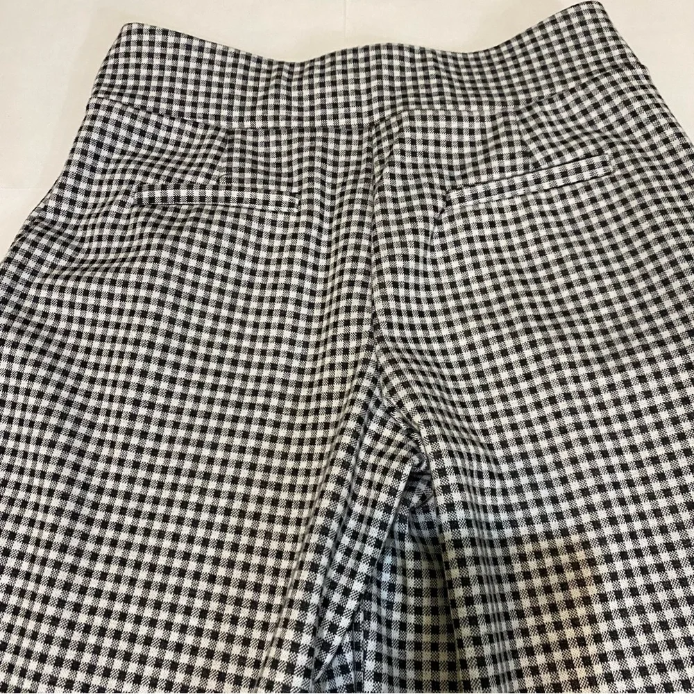 47. C Est. 1946 Black and White Checkered Women's Capris - Picture 10 of 10